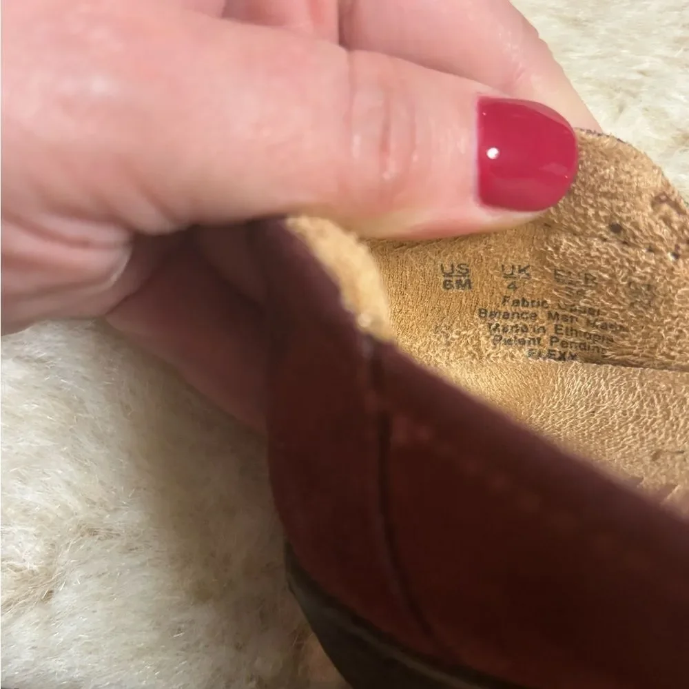Naturalizer Purple/Maroon Suede Flats